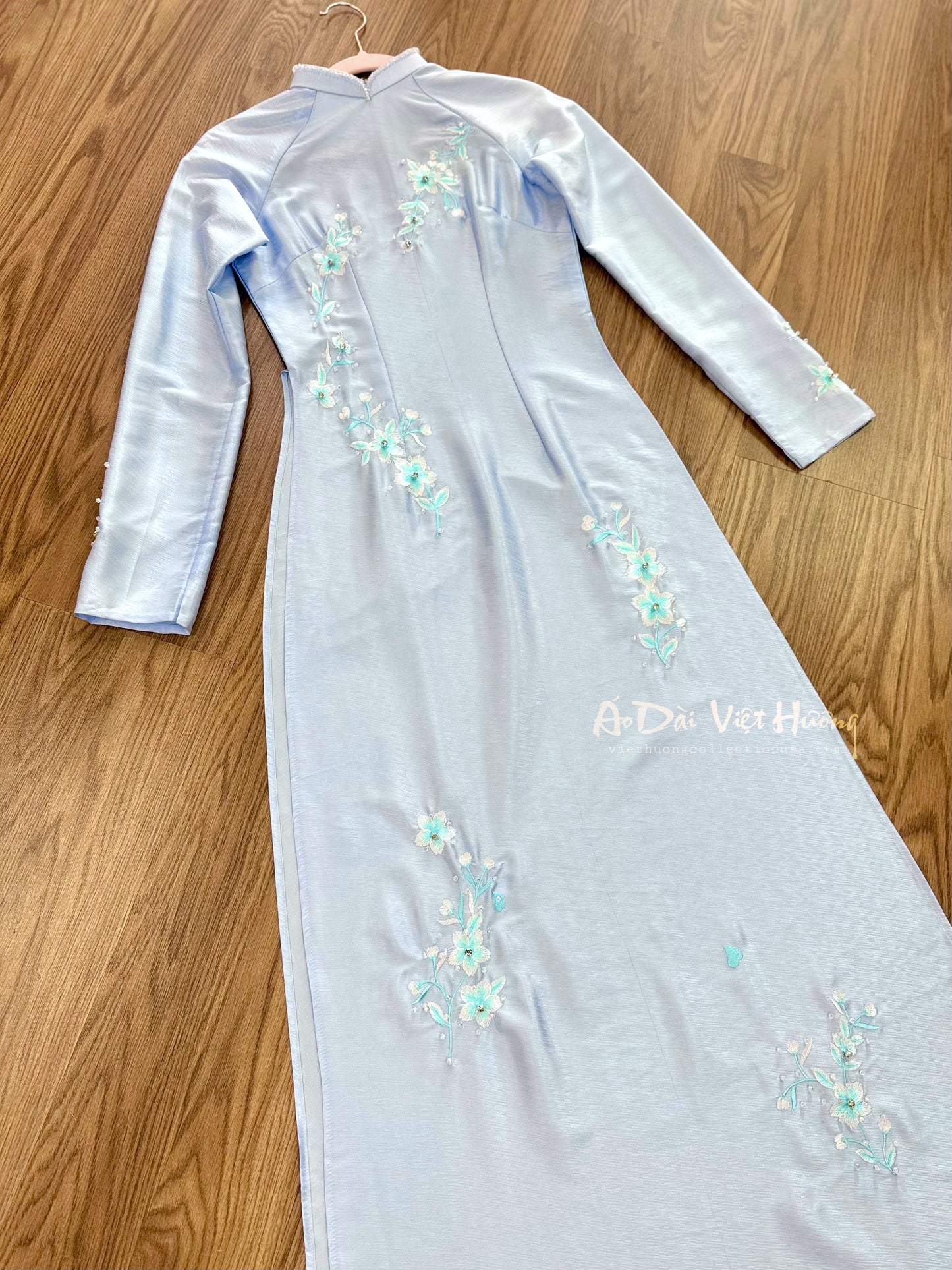 A93 - Áo Dài Gấm Sao Băng Blue Sky Thêu Hoa. Final sale (no return/exchange)