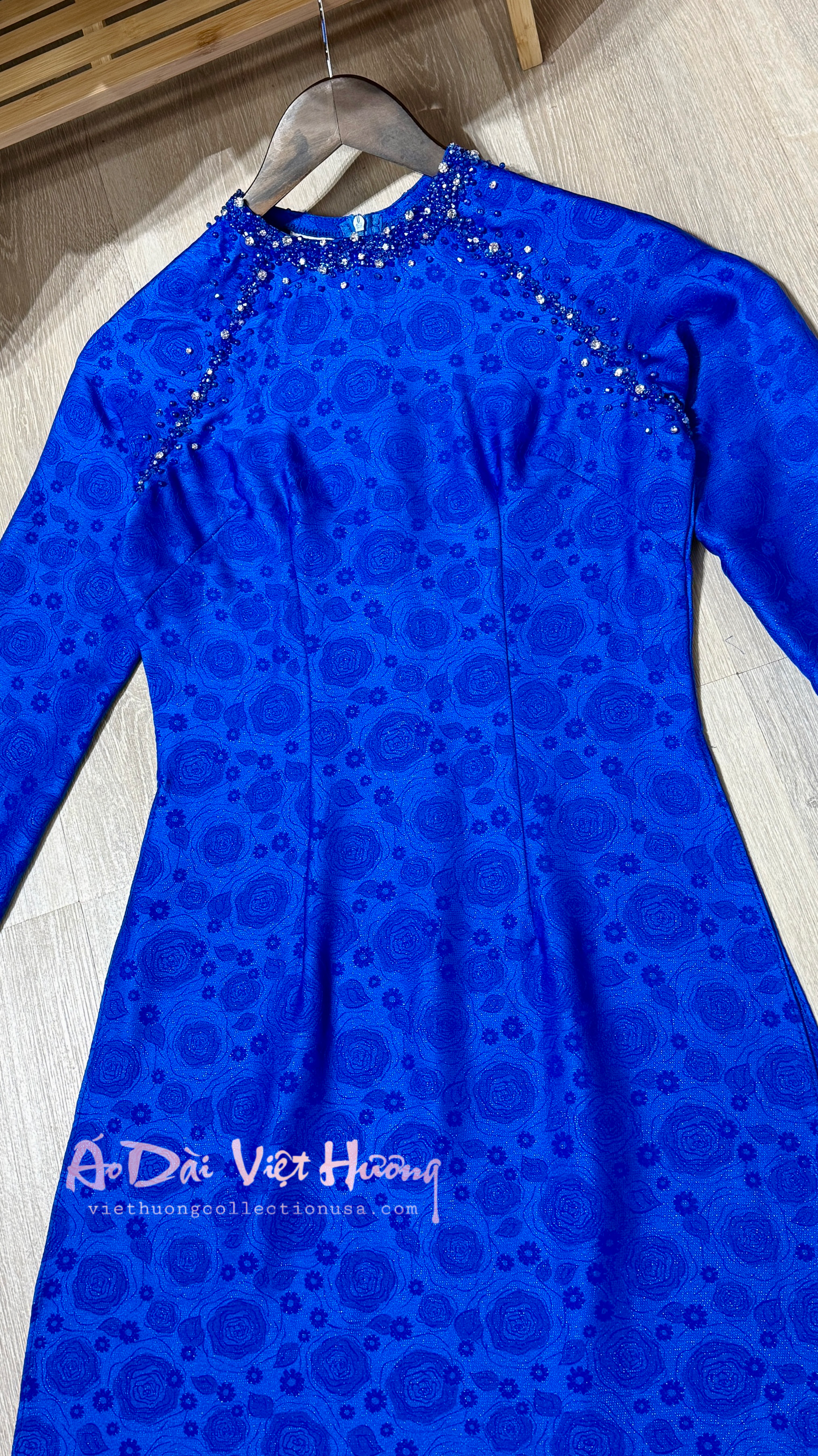 A31 - Áo Dài Lụa Ánh Kim Thái Tuấn Cobalt Blue (Cổ Tròn)