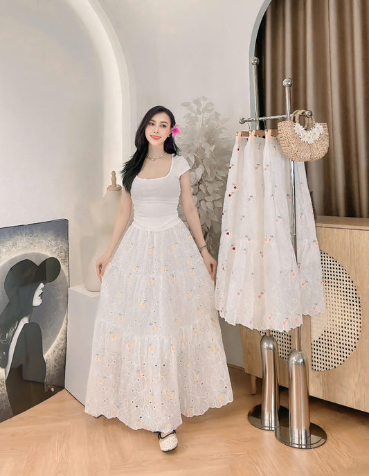 S41->45 - Skirt trắng thêu hoa