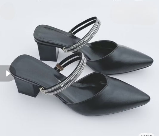 Pointed-toe Block Heels with Straps