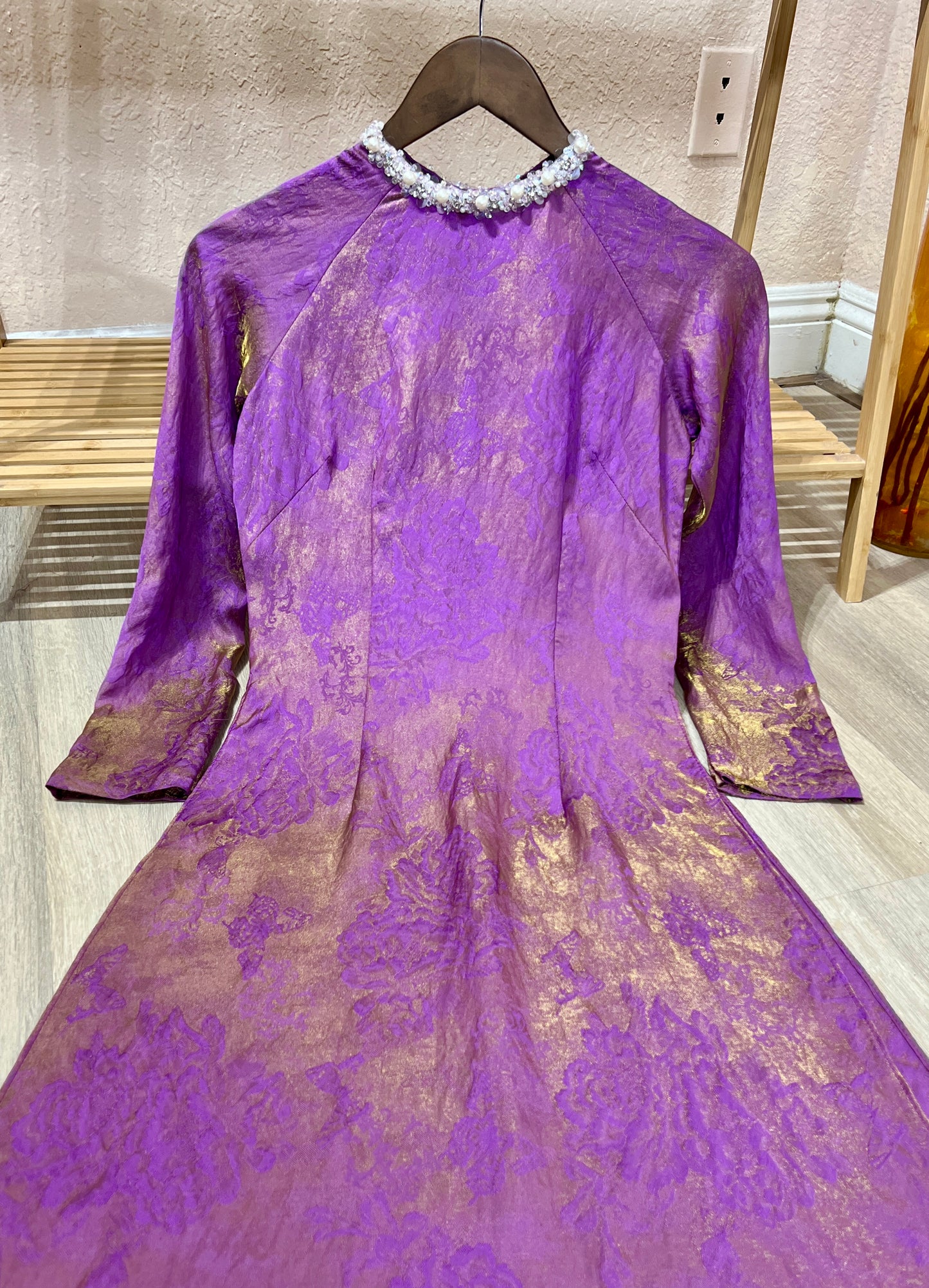 A34 - Áo Dài Tơ Tencel Tím Kết Đá