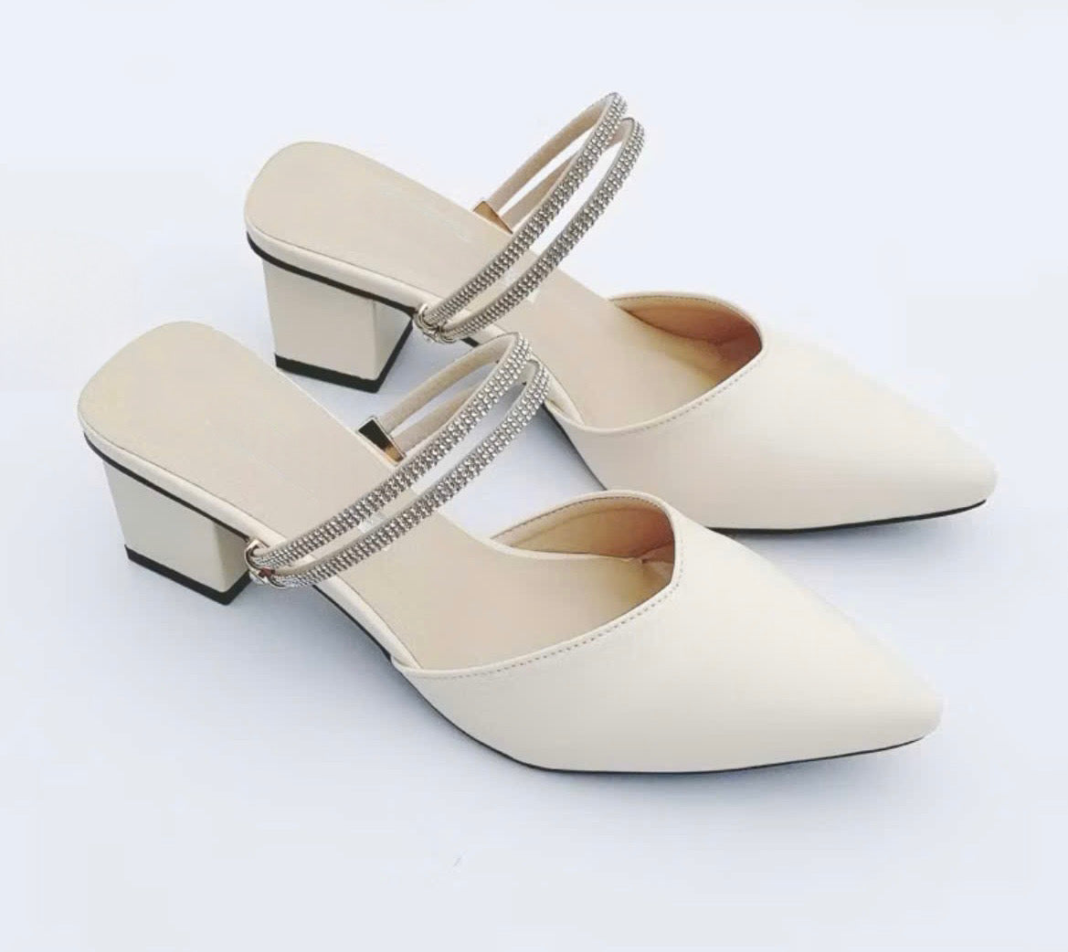 Pointed-toe Block Heels with Straps