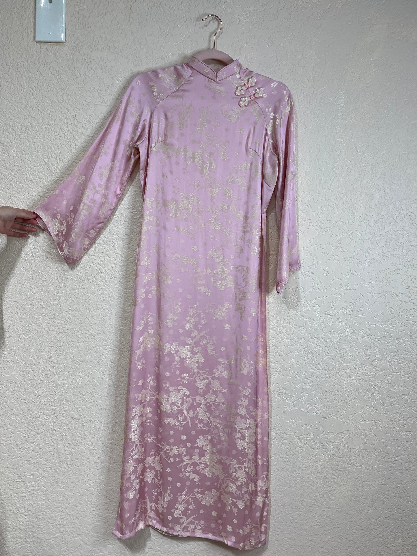 AD2 - Áo Dài Suông Gấm Hoa Đào Hồng/Vàng. Final sale (no return/exchange).