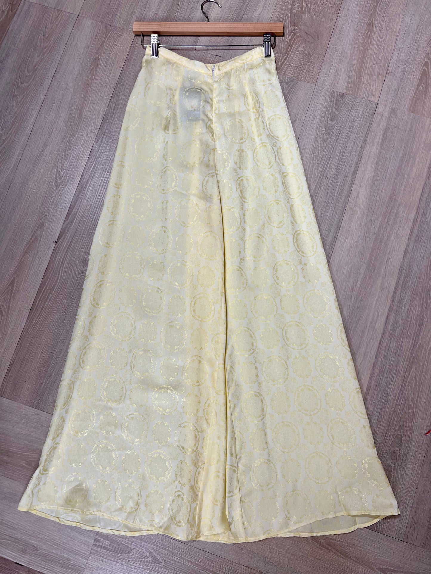 R28 - Flared Pants Light Yellow | Quần Ống Xéo