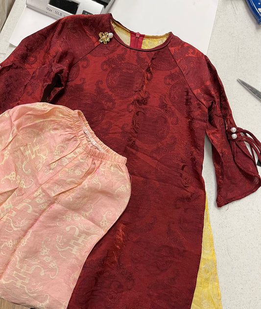 G06 - Girl’s Set Áo Dài Tơ Tencel Thọ Dơi 4 Tà Nâu Đỏ/Vàng (kèm quần)