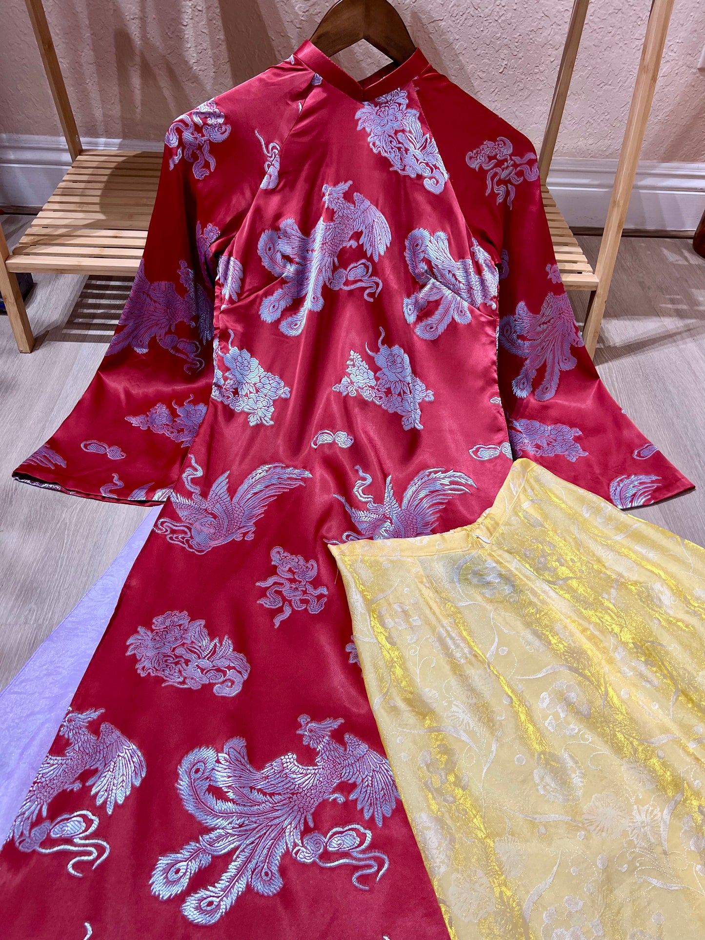 A10 - Set Áo Dài 4 Tà Lụa Vân Phượng Đỏ/ Tím | Kèm Quần Tencel Vàng