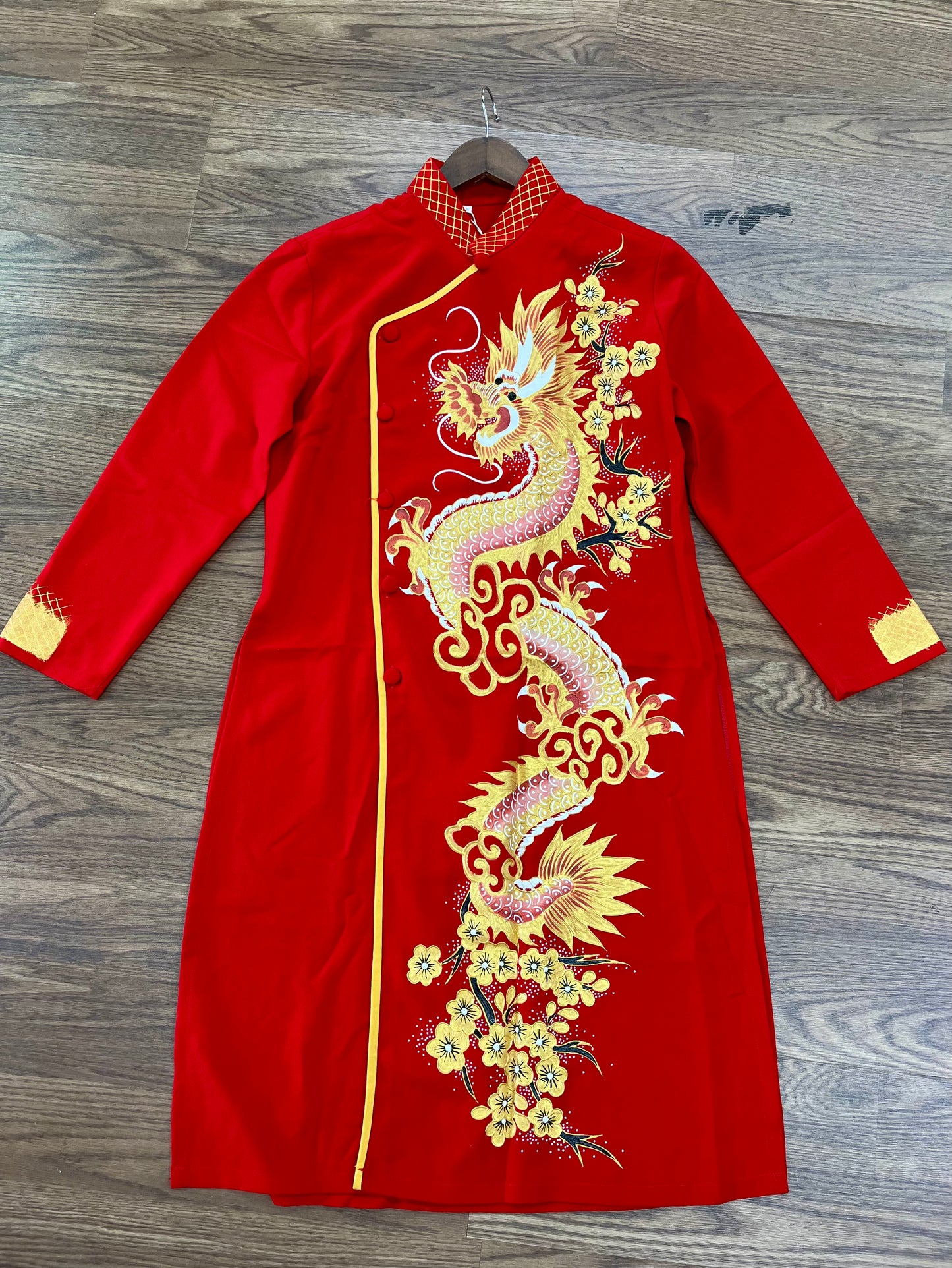 A87 - Men’s Áo Dài Đỏ Vẽ Tay