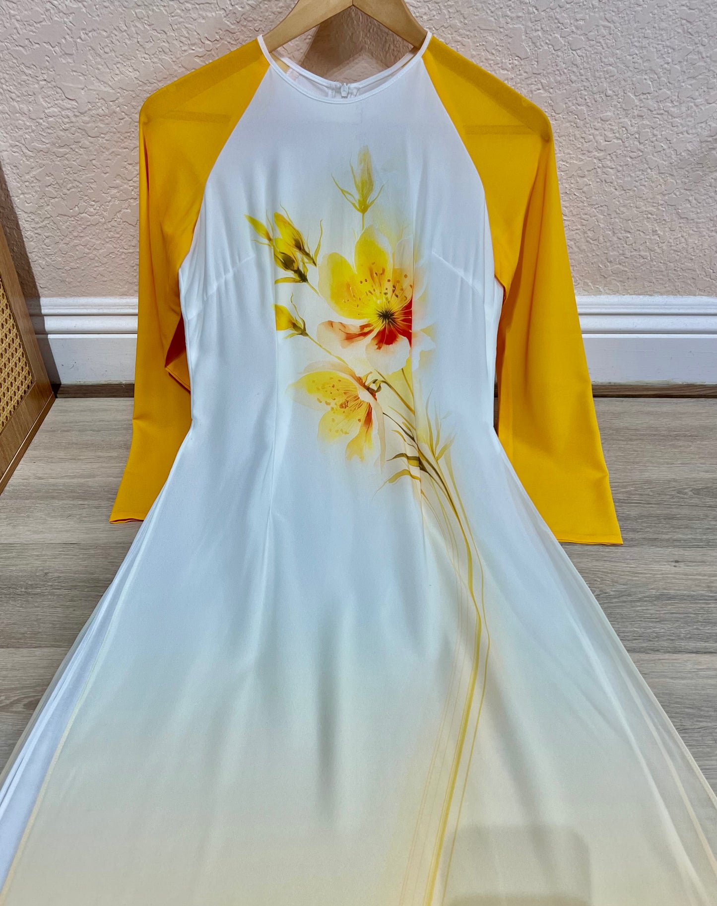 A66 - Áo Dài Chiffon 4 Tà White Yellow