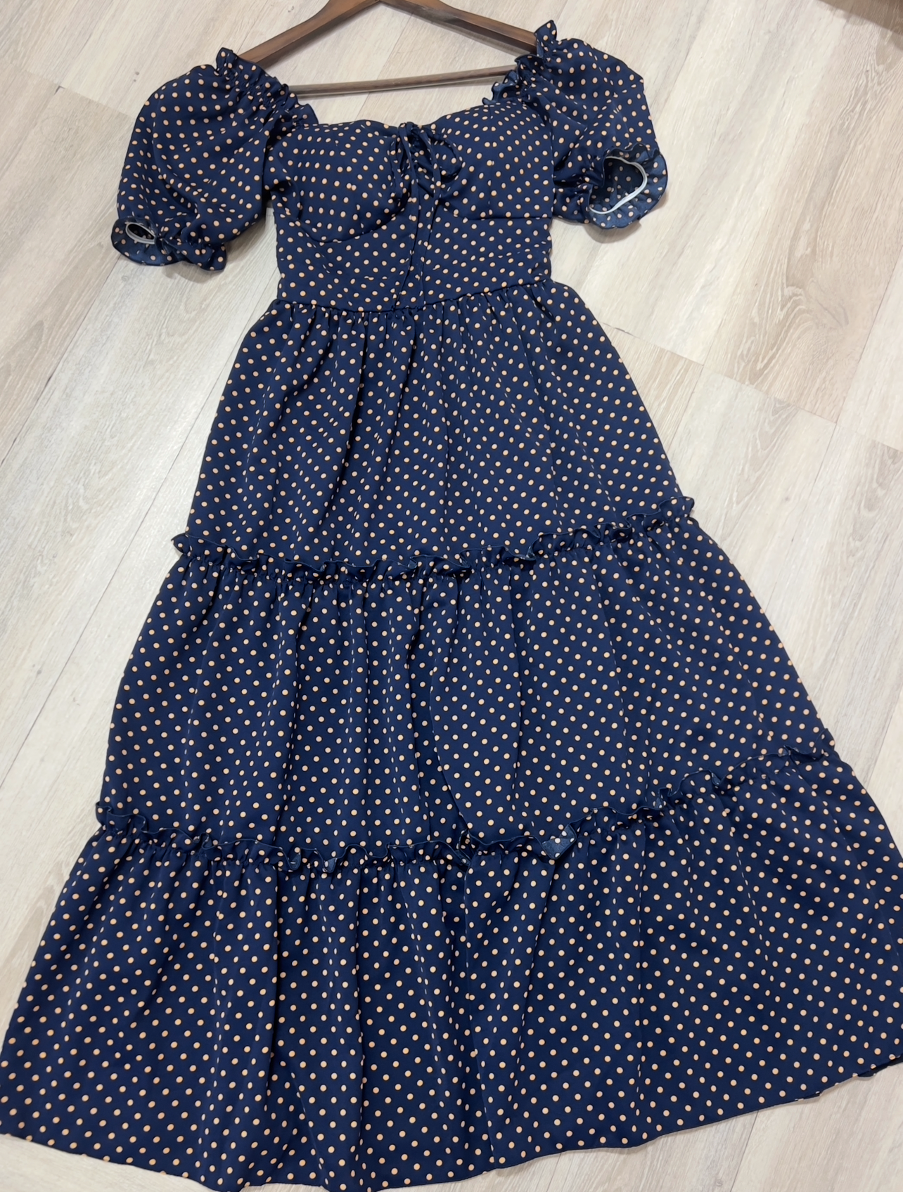 D4 - Đầm Navy Blue Chấm Bi Cam.