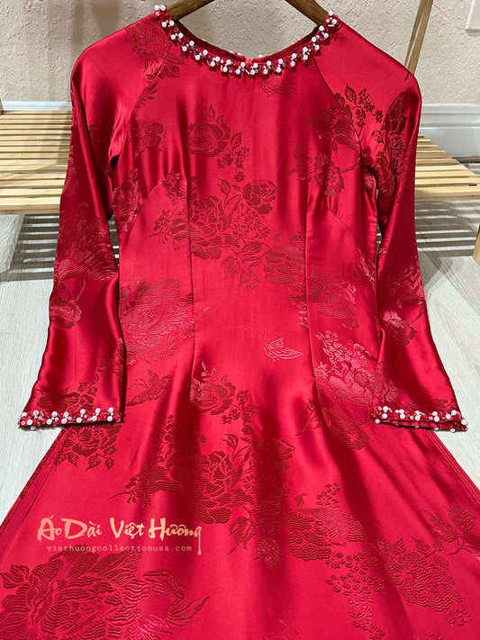 A59 - Áo Dài Silk Óng Đỏ Kết Đá (Cổ Thuyền Cạn)