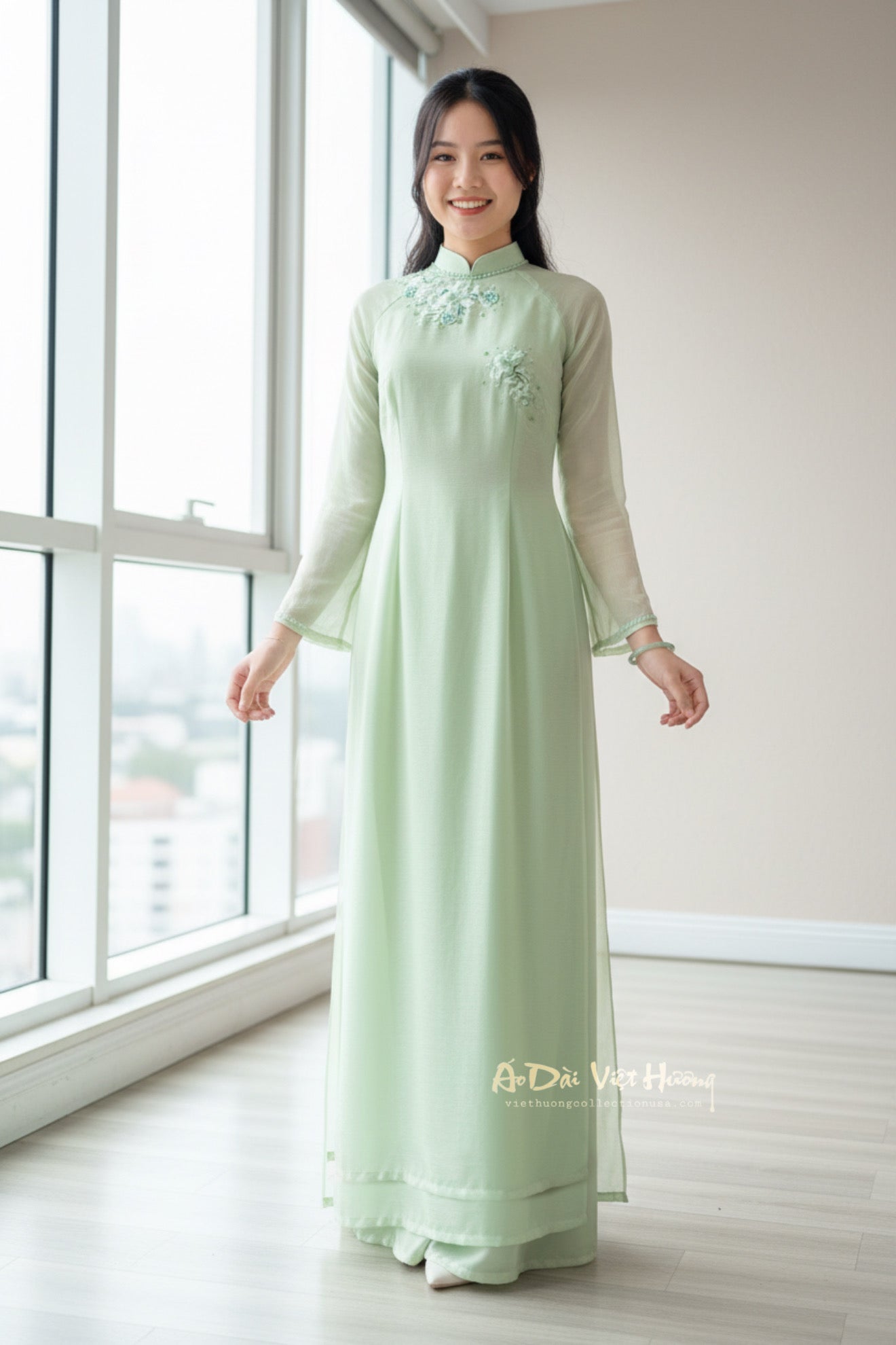 A105 - Set Áo Dài Tơ 4 Tà Hoa Thêu Kết Xanh Bơ (kèm quần)