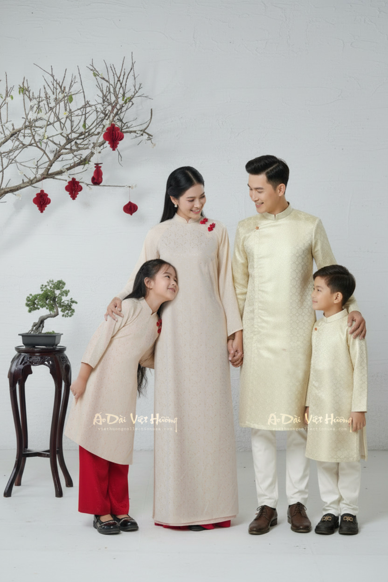 D3 - Set Áo Dài Gấm 4 tà trắng kem (kèm quần Gấm hoa). Final sale (no return/exchange).