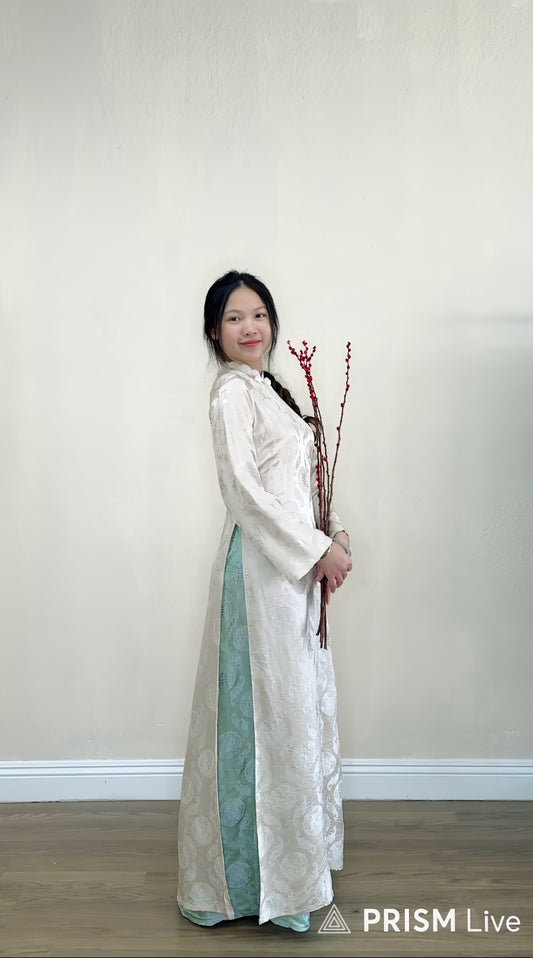 A04 - Set Áo Dài Tơ Tằm Nha Xá Thọ Dơi Kem + Quần Xanh Ngọc