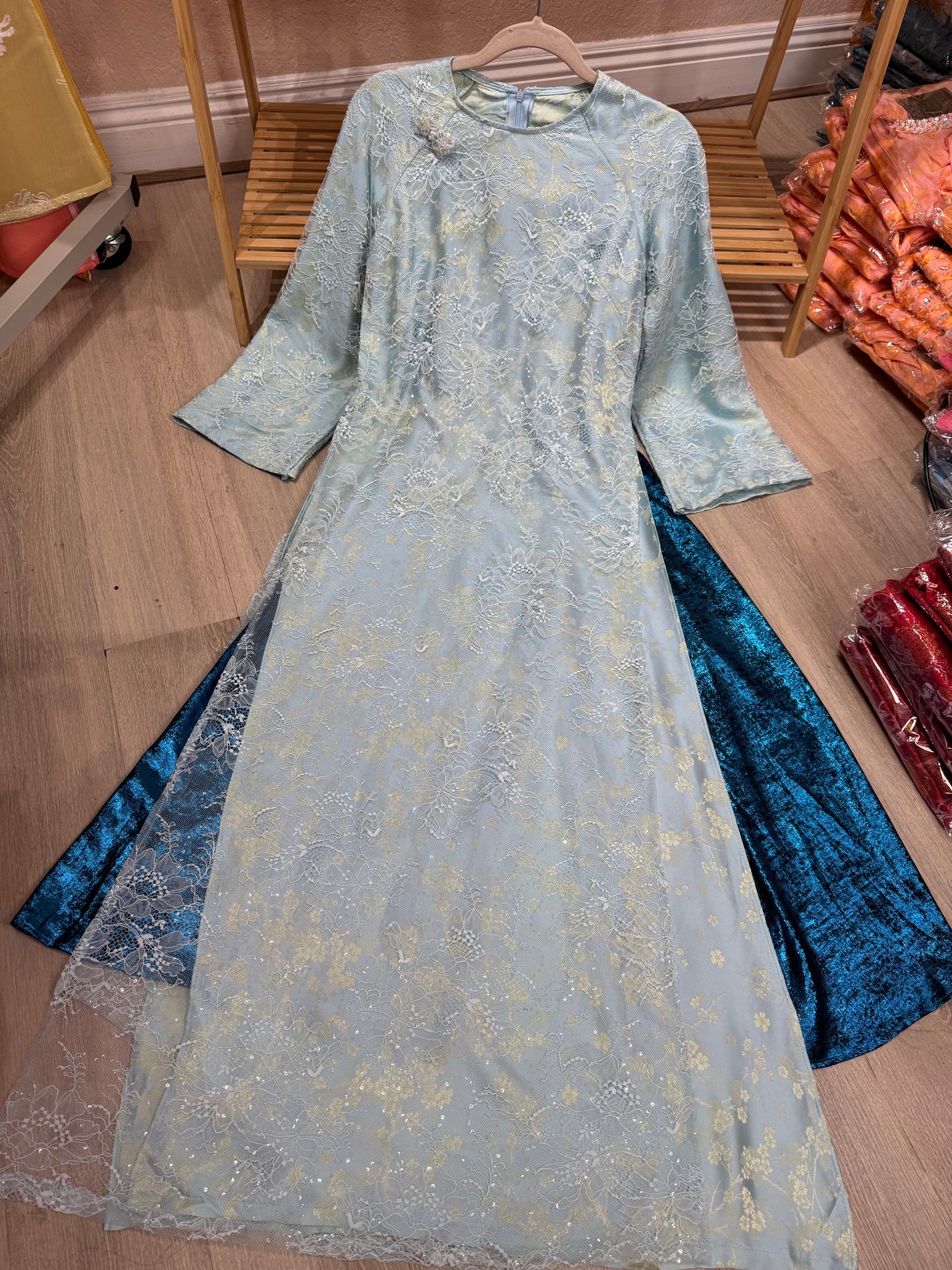 D23 - Set Áo Dài Nữ Gấm phối Ren Blue (kèm quần nhũ)