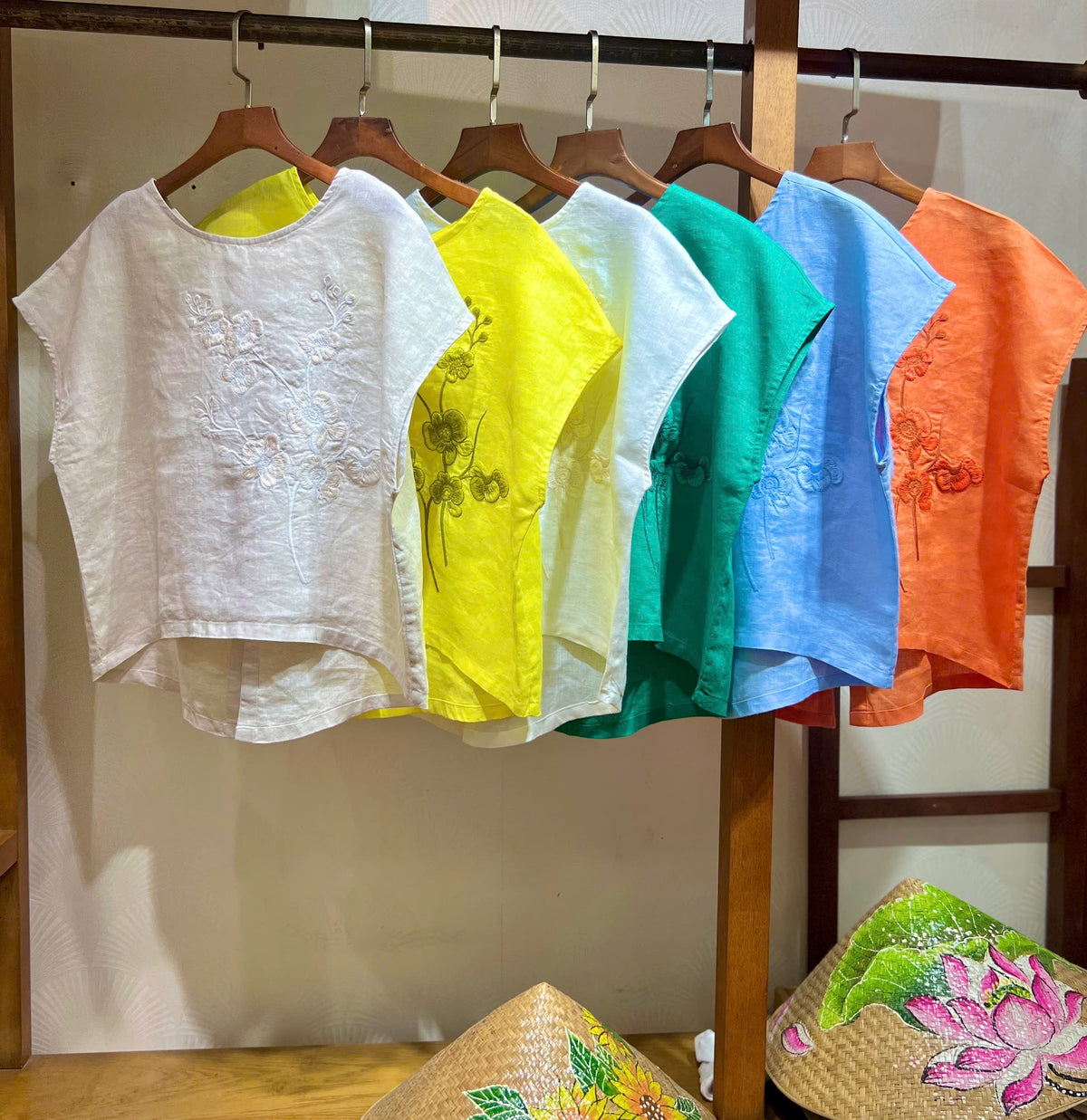 L122 - Linen Top Thêu