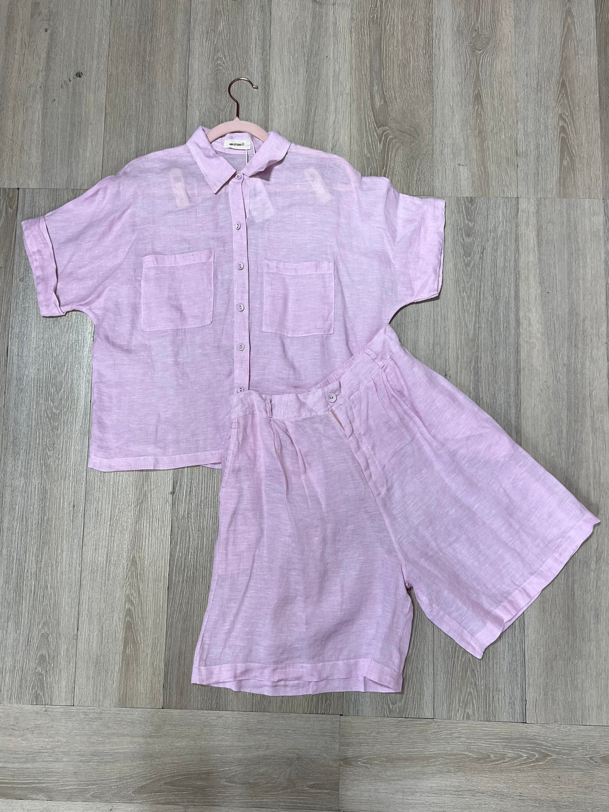 L21->27 - Set 100% Linen Short. Final sale (no return/exchange).