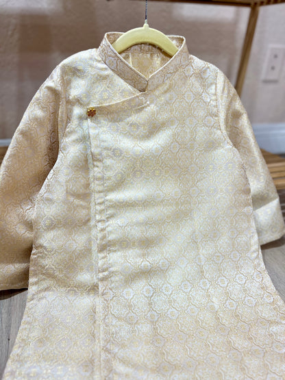 D2 - Boy’s Áo Dài Gấm Dệt Kim Kem ánh Gold