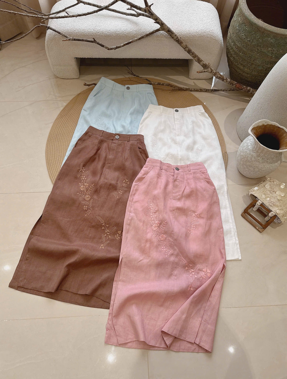 L38->41 - Skirt Linen Thêu Đơn Sắc