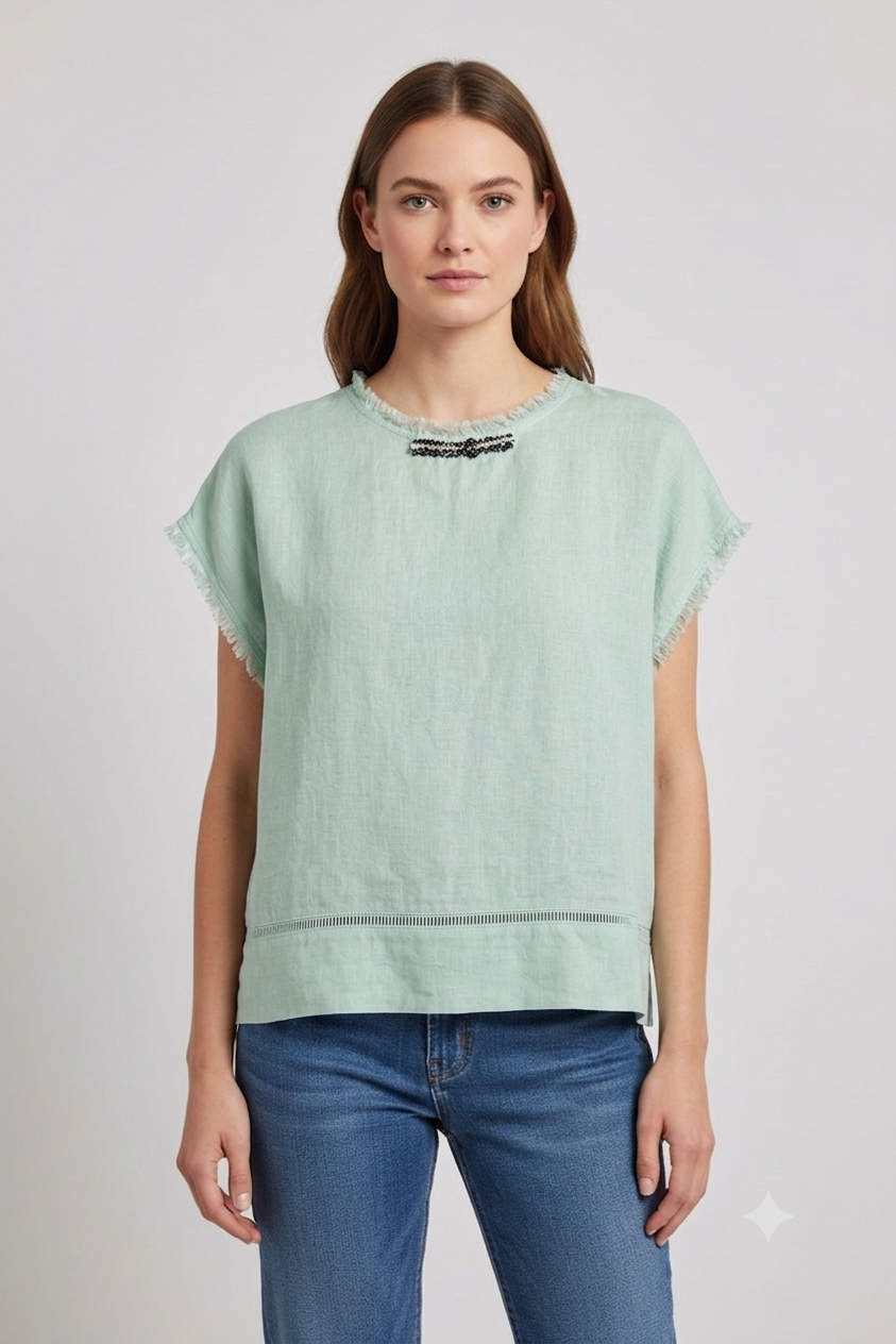L153->157 - 100% Linen Fringed Blouse
