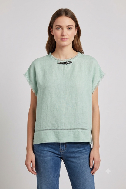L153->157 - 100% Linen Fringed Blouse