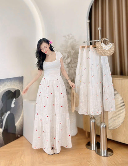 S41->45 - Skirt trắng thêu hoa