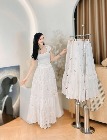 S41->45 - Skirt trắng thêu hoa
