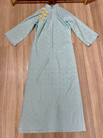 AD2 - Áo Dài Suông Gấm Lụa Xanh phối nút vàng