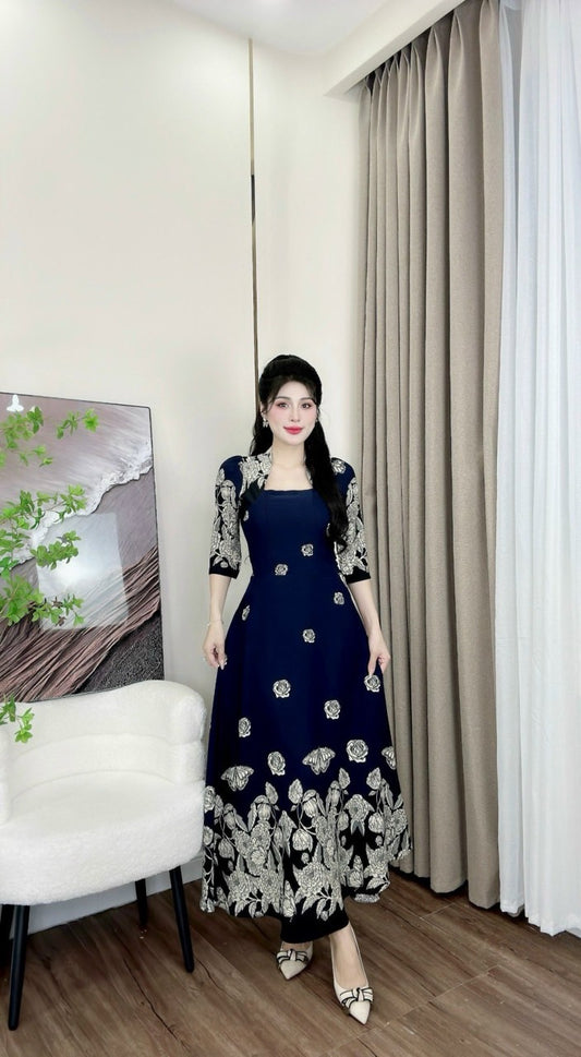 D2 - Maxi Dress Dark Navy Blue White Flowers