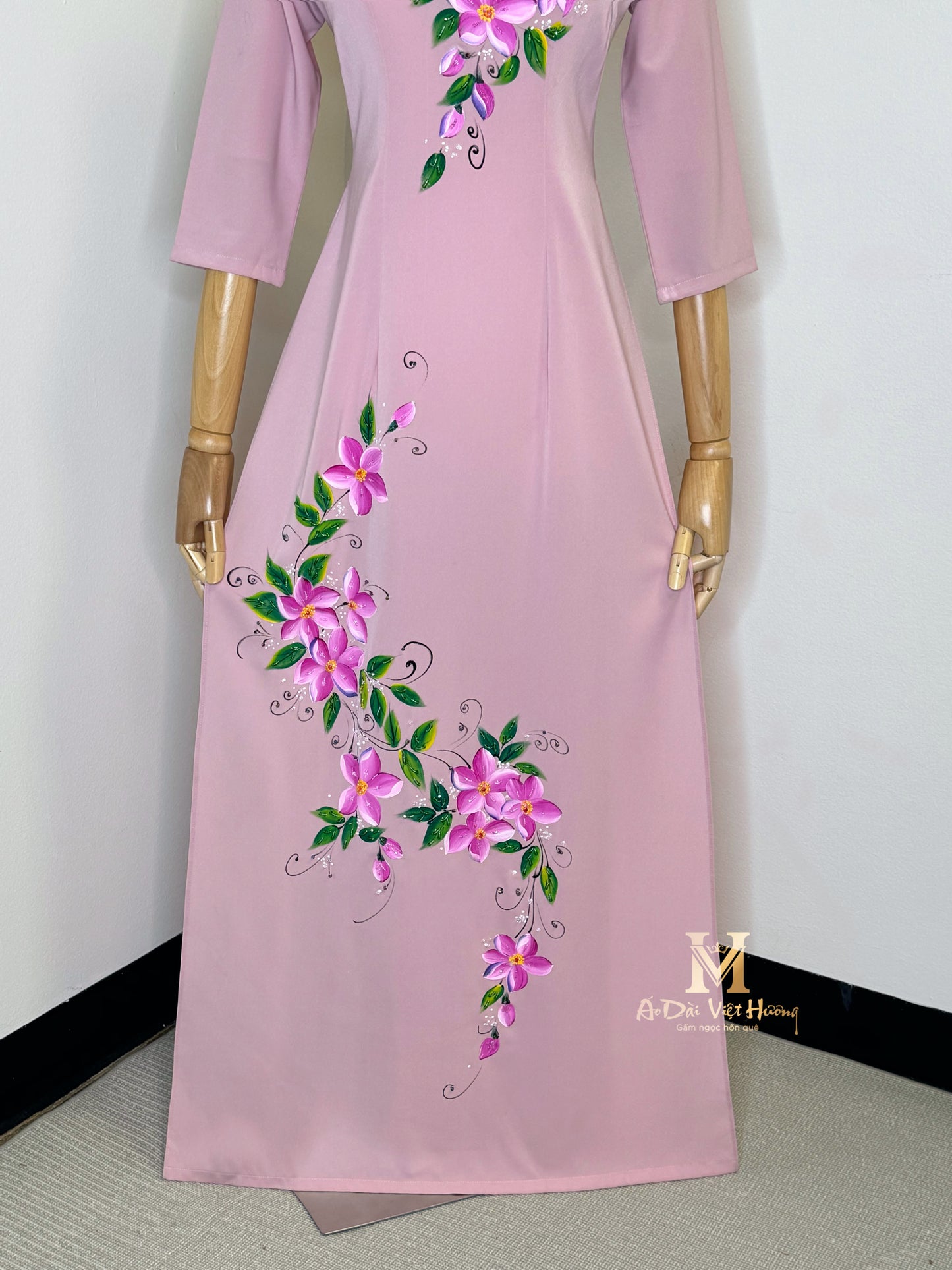 TK161 - Designed Hand-painted Áo Dài Light Purple Pink. *Display Product (Final Sale)