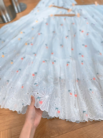 S41->45 - Skirt trắng thêu hoa