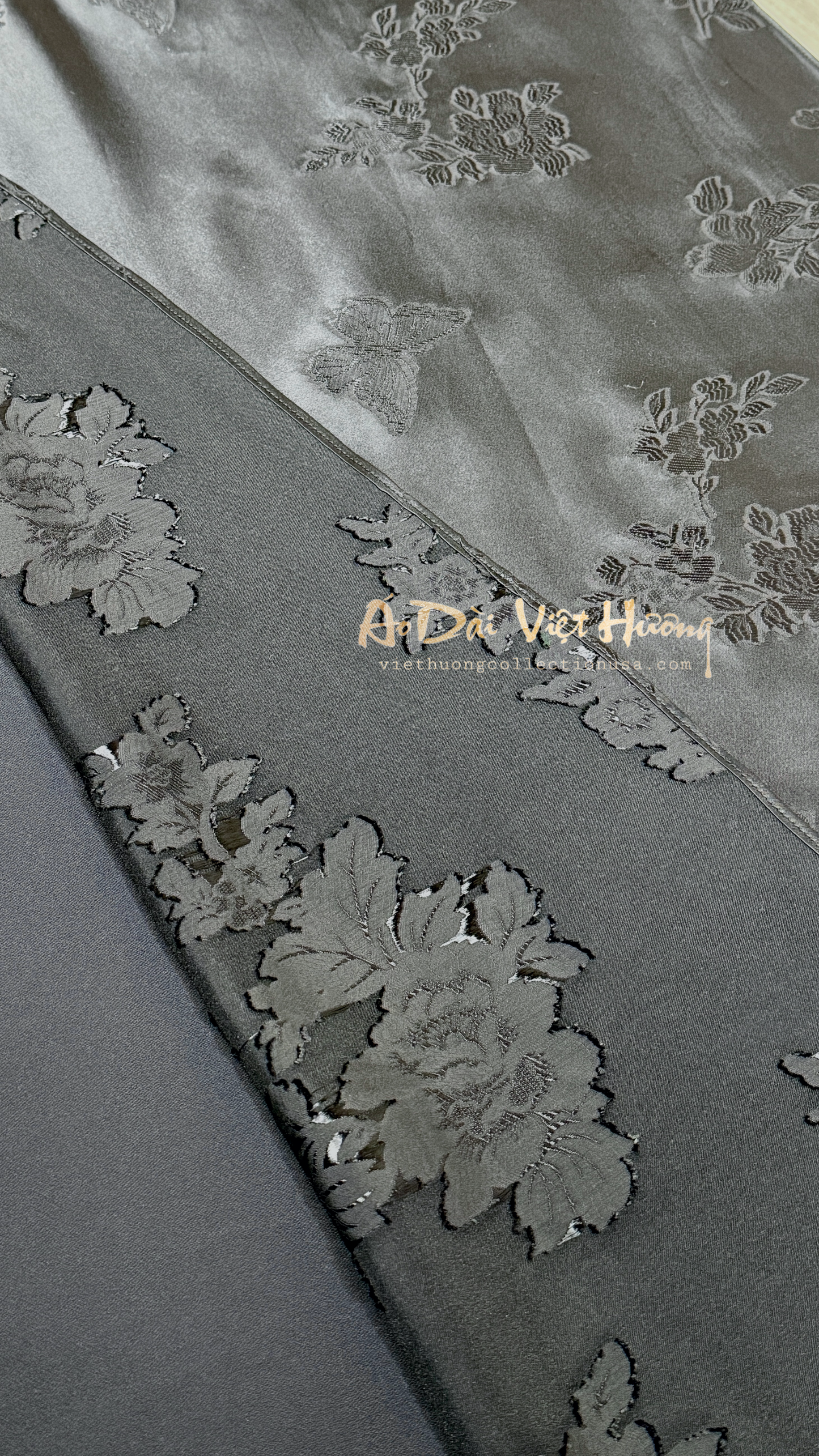 A32 - Lụa Chu Sa Khảm Đen 4 Tà