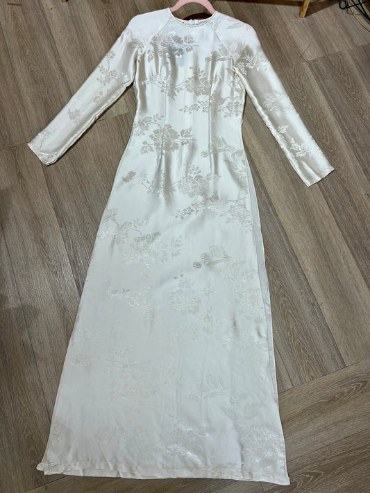 A33 - Áo Dài Silk Kem (Cổ Tròn)