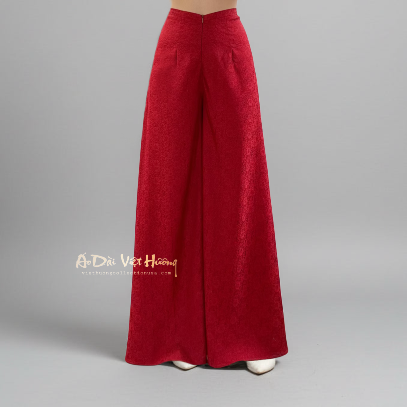 R8 - Flared Pants Gấm Hoa Cúc Đỏ | Quần Ống Xéo.