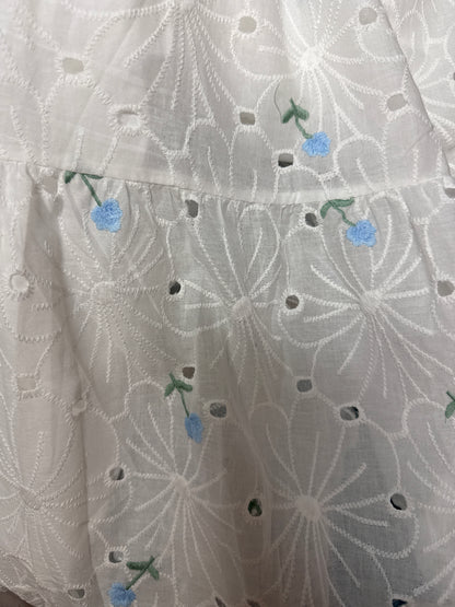 S41->45 - Skirt trắng thêu hoa