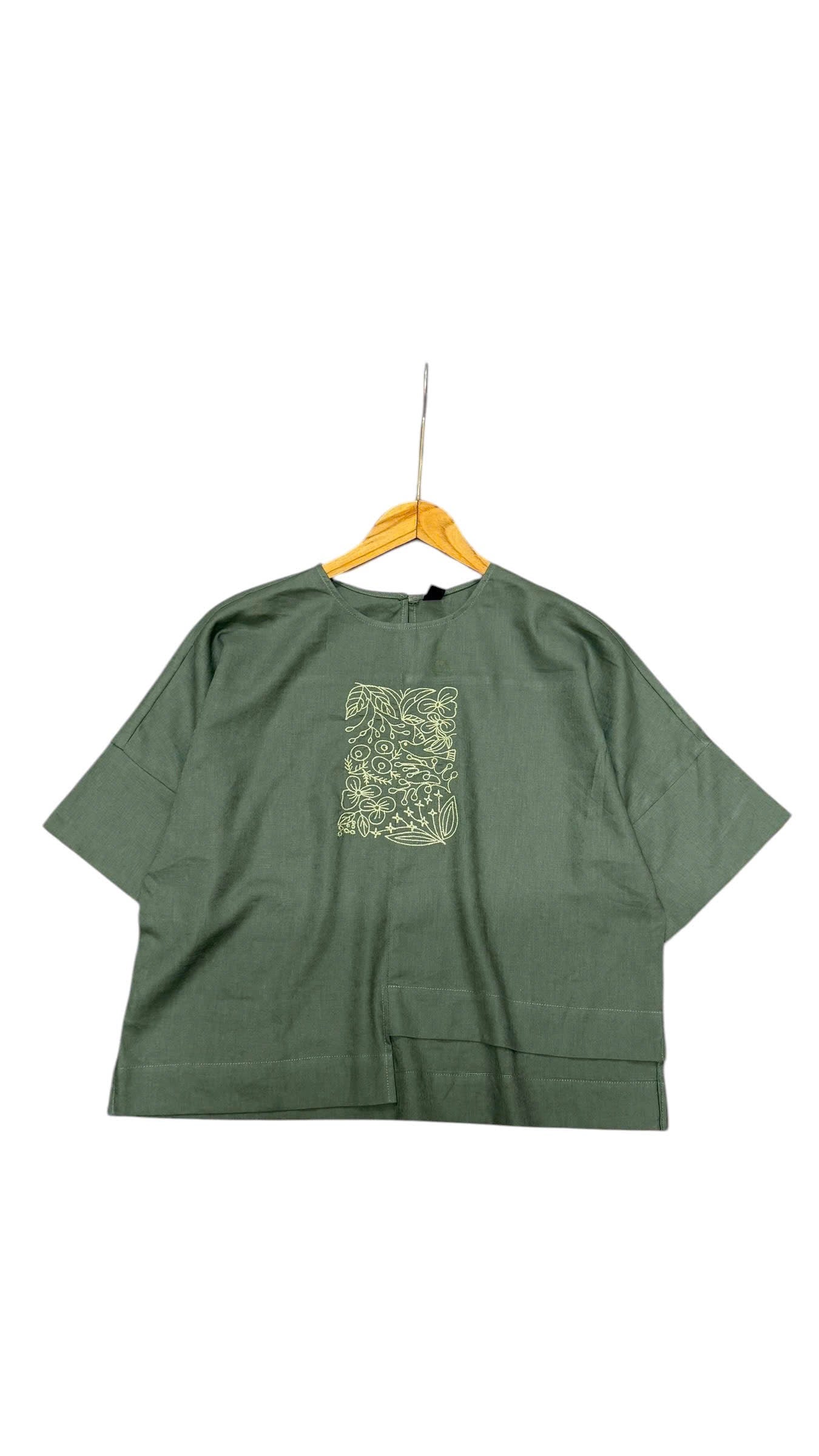 L136->141 - Áo Linen Thêu chữ nhật
