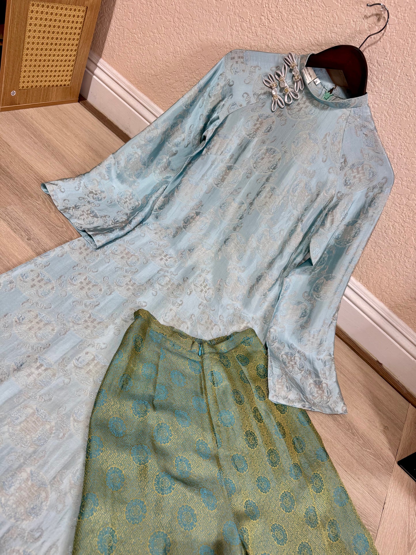 A09 - Áo Dài Dáng Suông Tơ Tằm Nha Xá Light Grey Blue | Áo Only