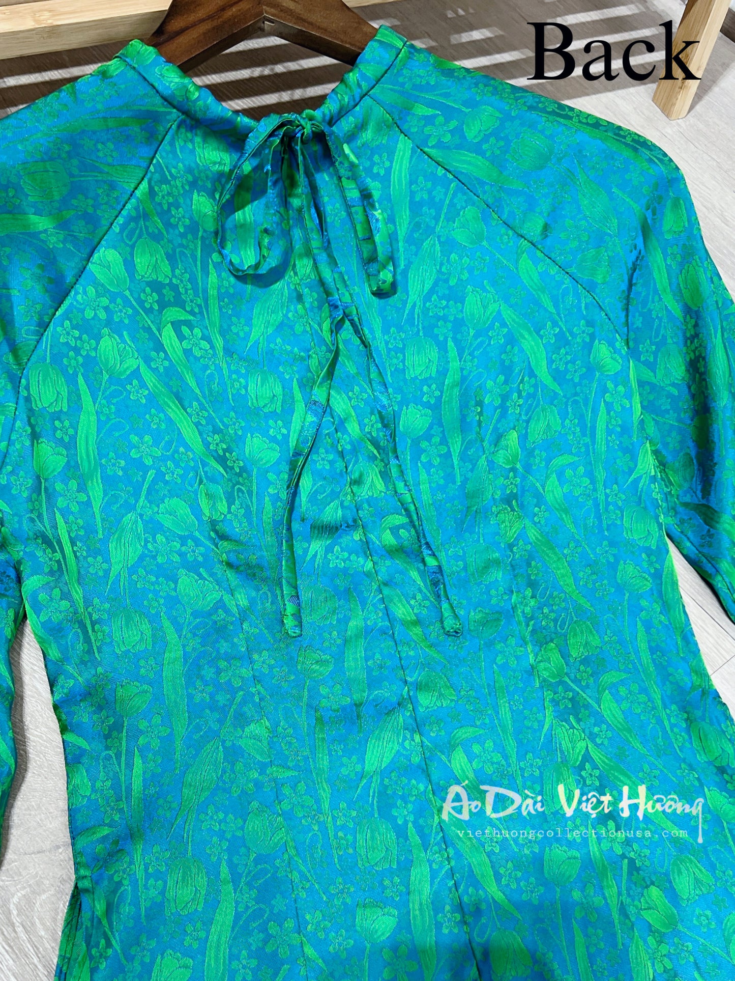 A35 - Áo Dài Gấm Tulip Cổ Yếm Cách Điệu