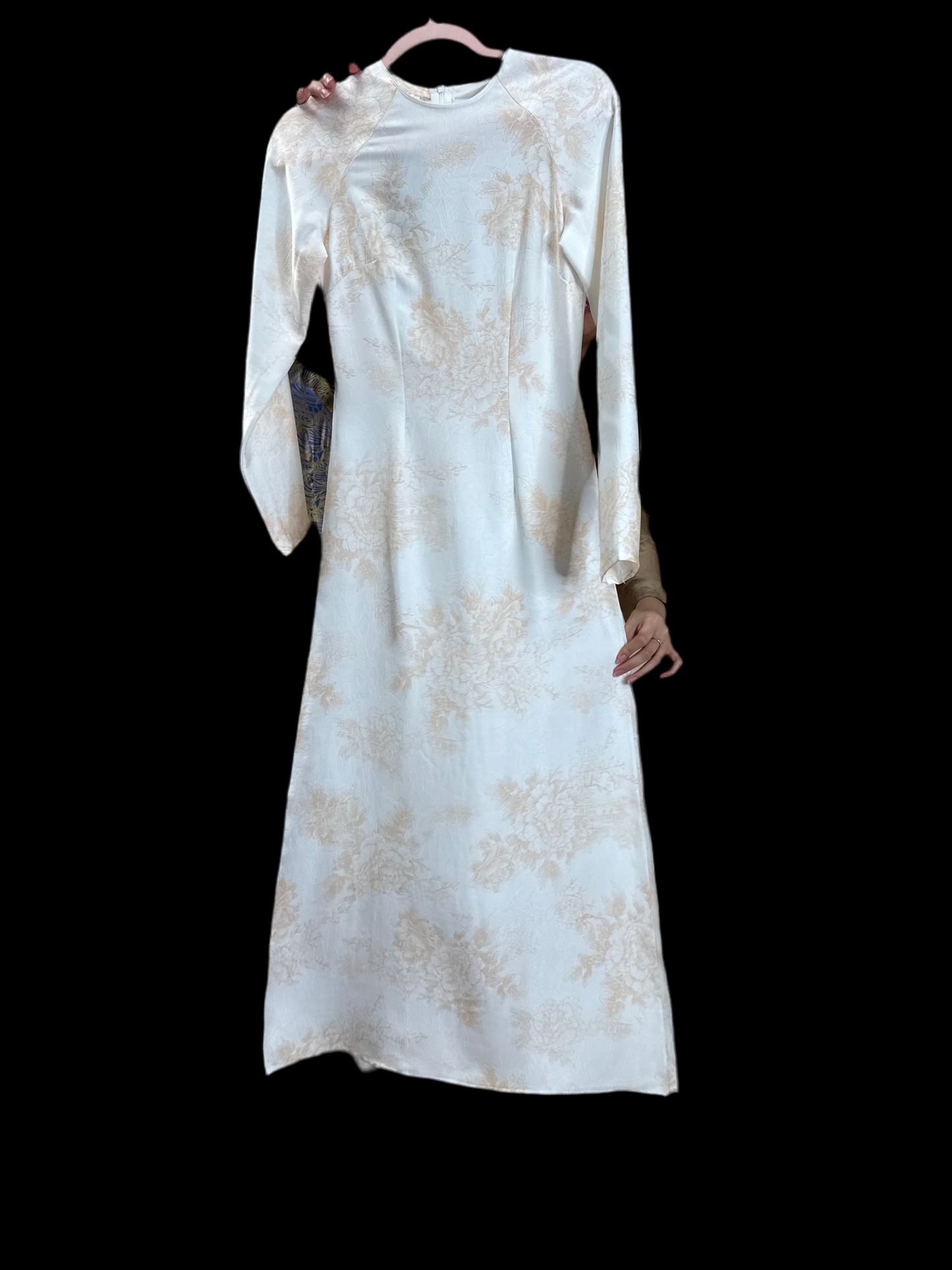 AD26 - Áo Dài Lụa Tiêu Giao Trắng Kem