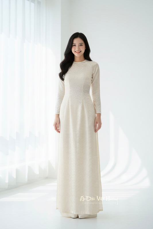 AD22 - Áo Dài Gấm Đuôi Công Kem Ngọc Trai
