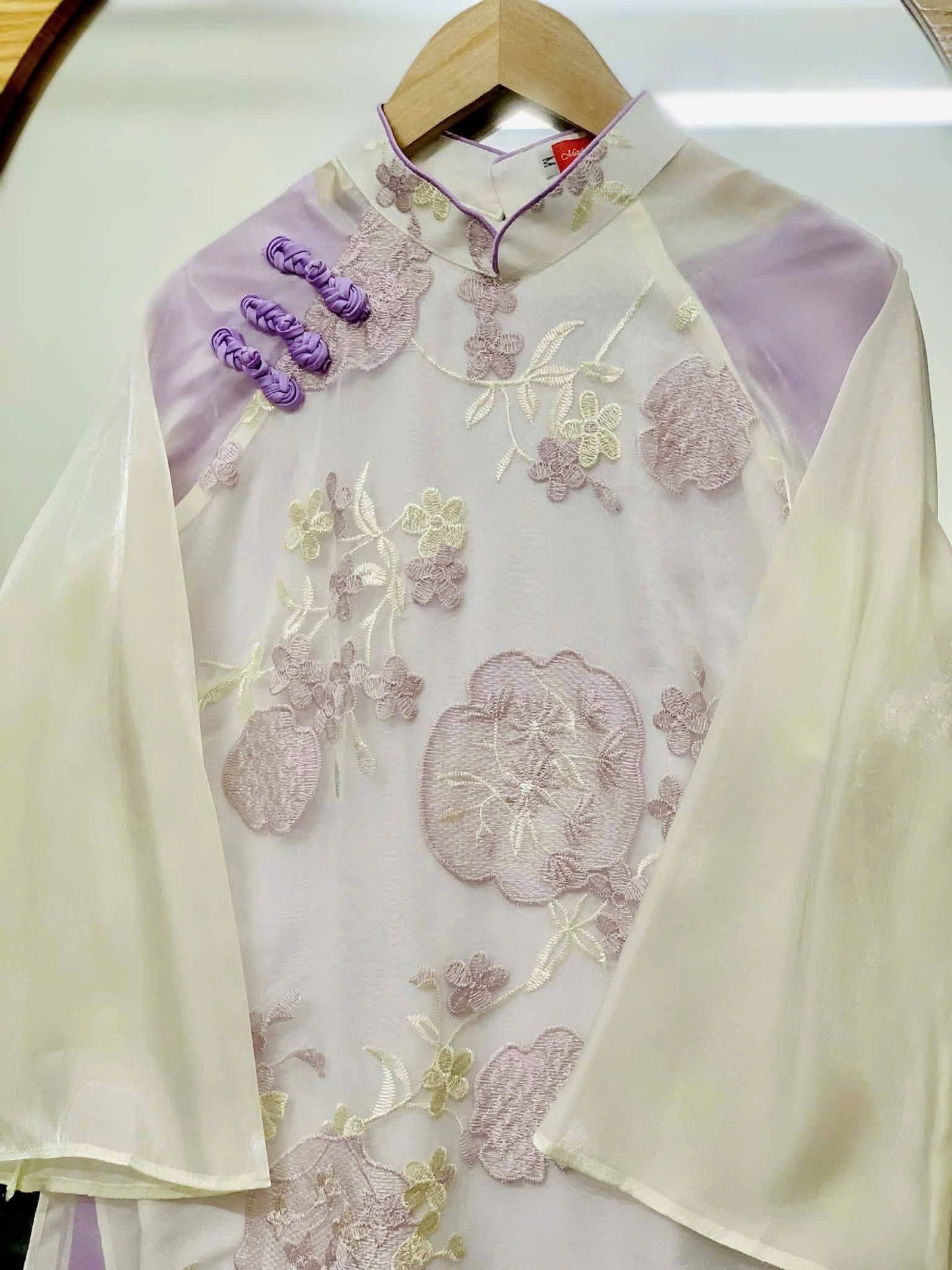 M8 - Áo Dài Cách Tân Tơ Thêu 4 Tà Tím | Áo Only