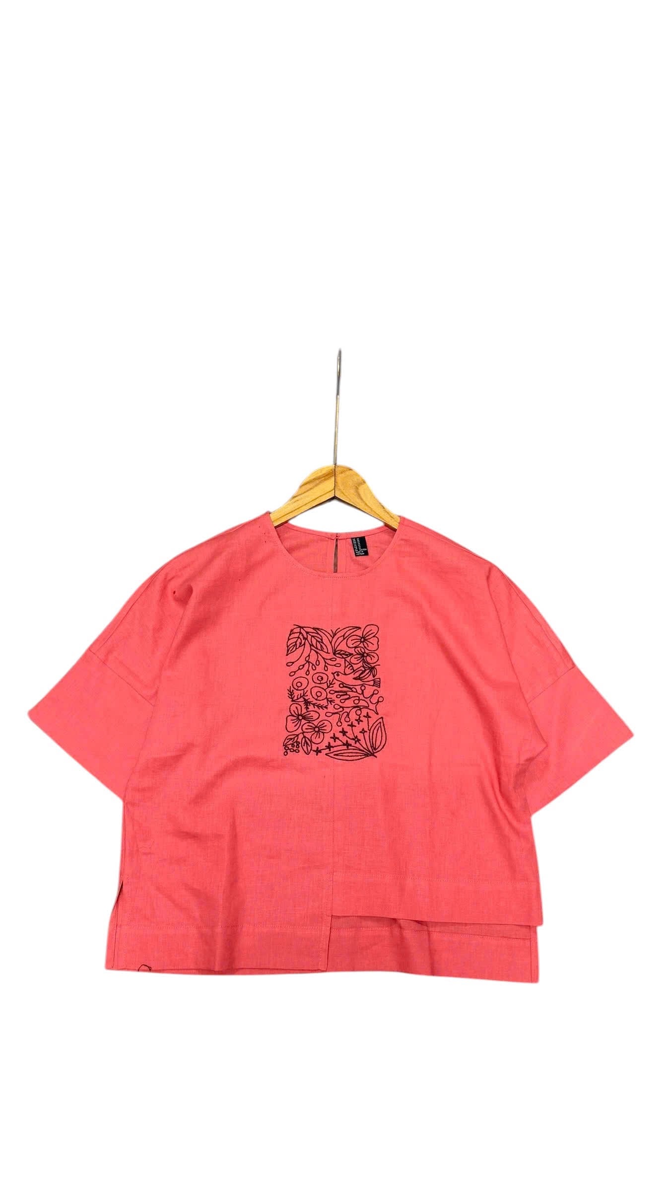 L136->141 - Áo Linen Thêu chữ nhật