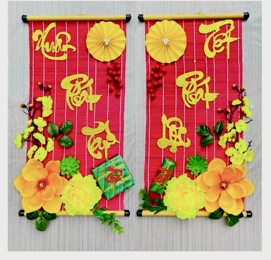 T27/28 - Mành Chiếu Đỏ Chữ Vàng Trang Trí Tết