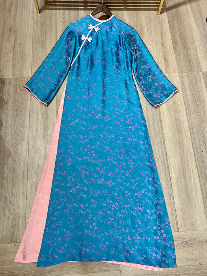 A22 - Áo Dài Suông Gấm Hoa Nhí 4 Tà Xanh/Hồng