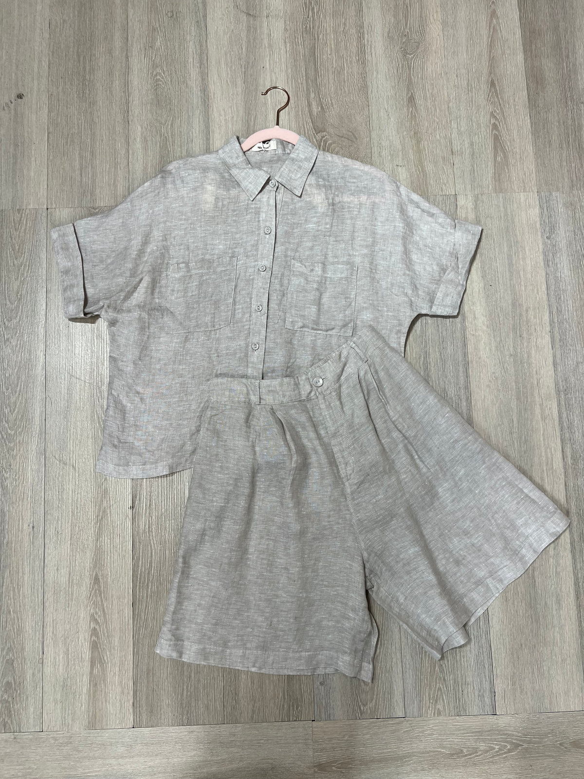 L21->27 - Set 100% Linen Short. Final sale (no return/exchange).