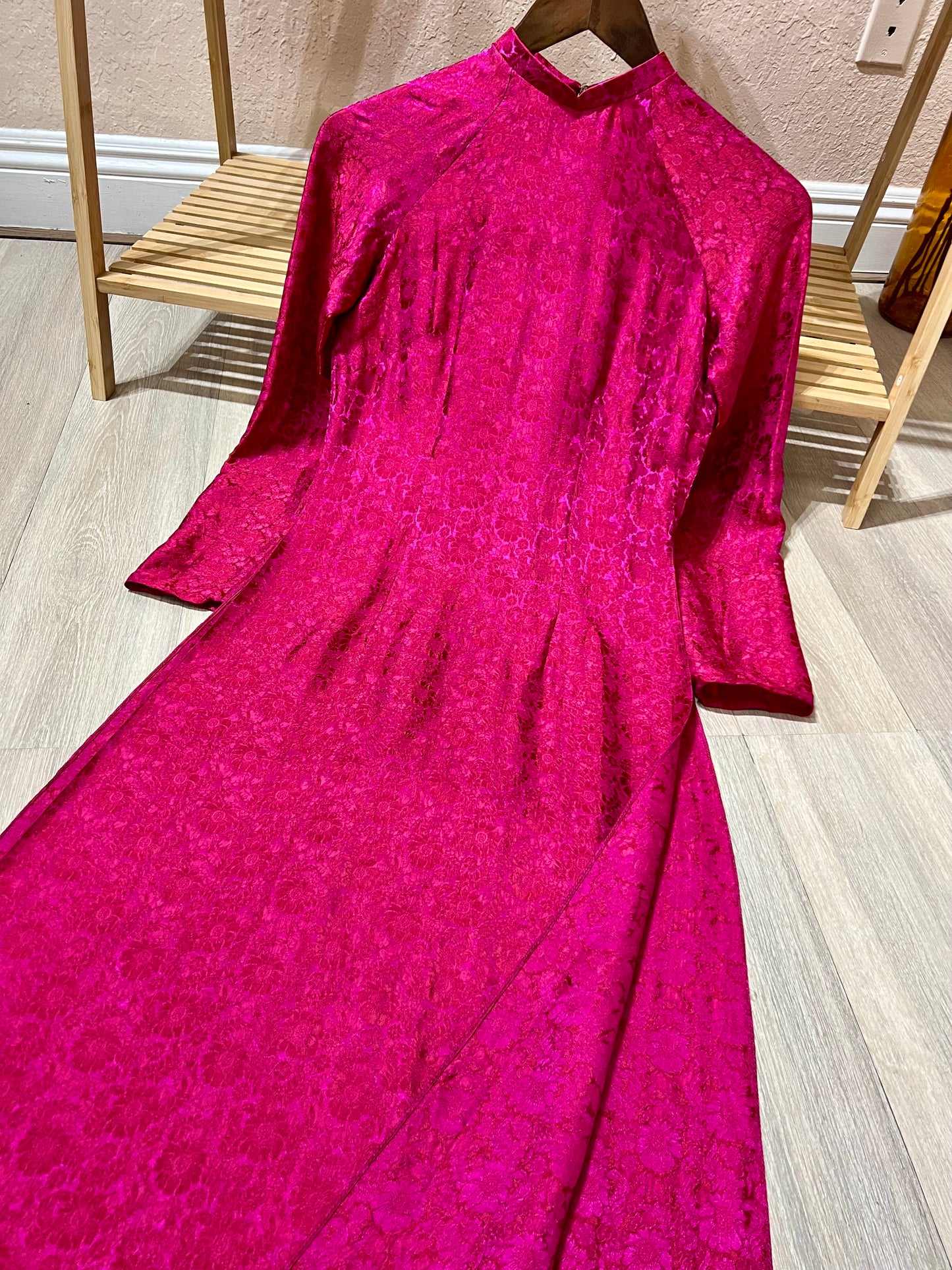 A01 - Áo Dài Truyền Thống Tơ Tằm Nha Xá hồng/đỏ