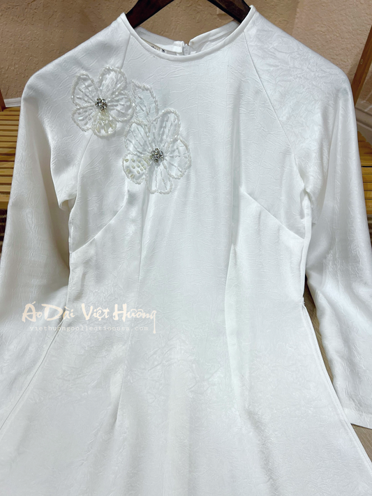 A41 - Áo Dài lụa Tiêu Giao Trắng Kết Hoa