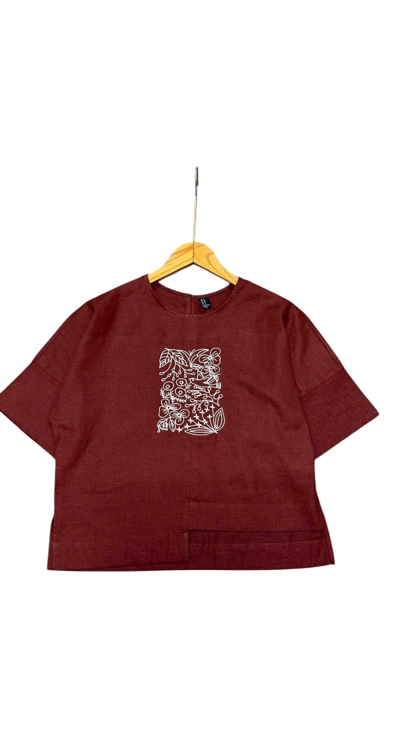 L136->141 - Áo Linen Thêu chữ nhật