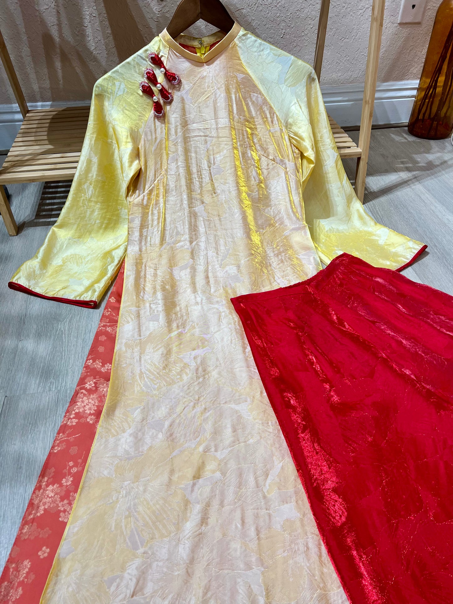 A11 - Set Áo Dài Tencel 4 Tà Vàng/ Đỏ | Kèm Quần Tencel Đỏ