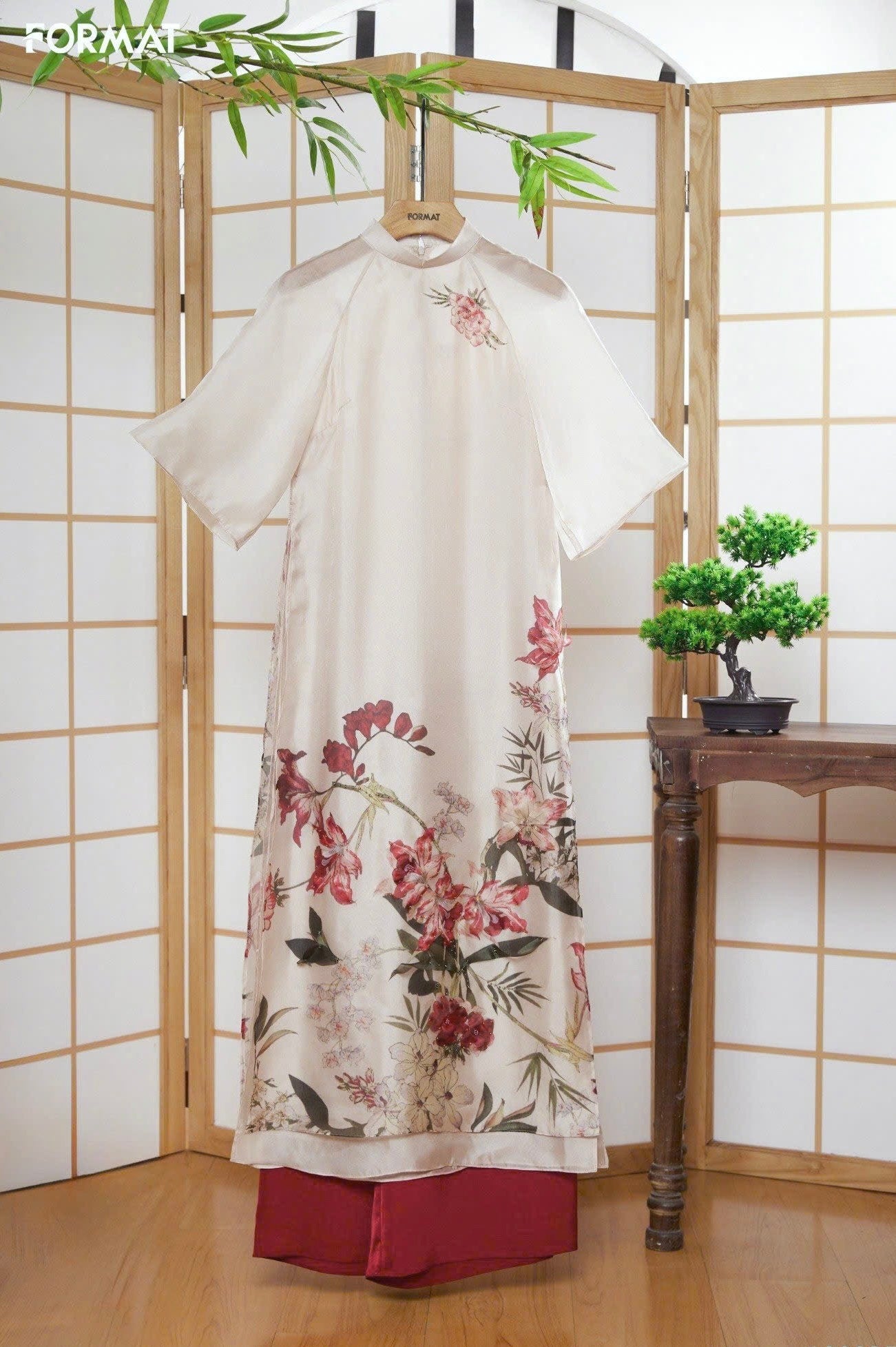 A107 - Set Áo Dài Cách Tân Tơ In Hoa 4 Tà Kem (kèm quần đỏ)