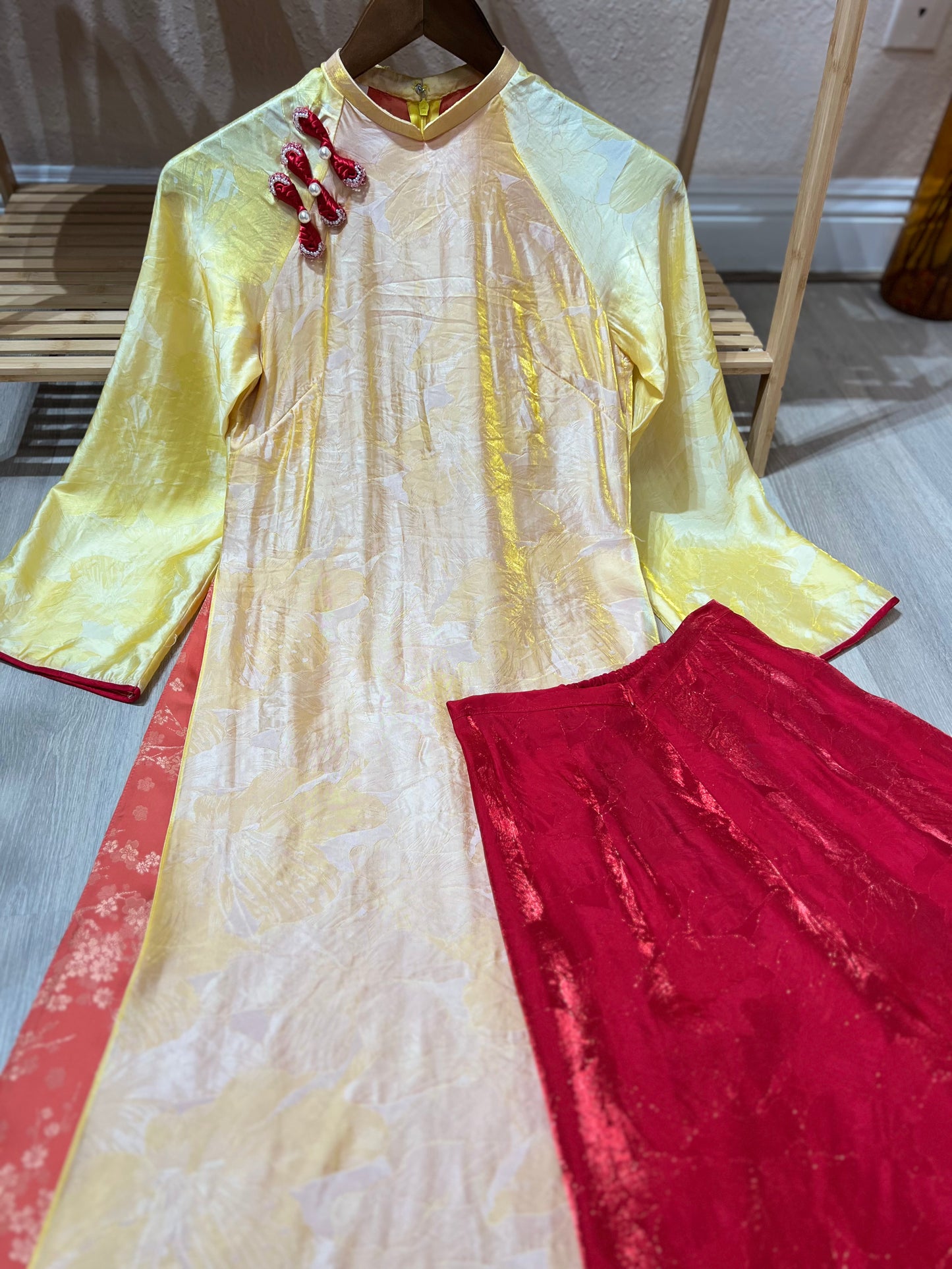 A11 - Set Áo Dài Tencel 4 Tà Vàng/ Đỏ | Kèm Quần Tencel Đỏ